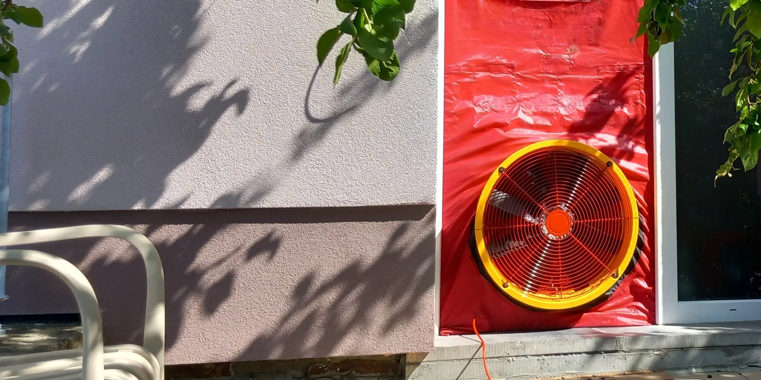 Test d'étanchéité à l'air (Blower Door) réalisé par un ingénieur en province de Luxembourg